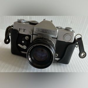 Vintage Petri FT 35mm SLR Camera
